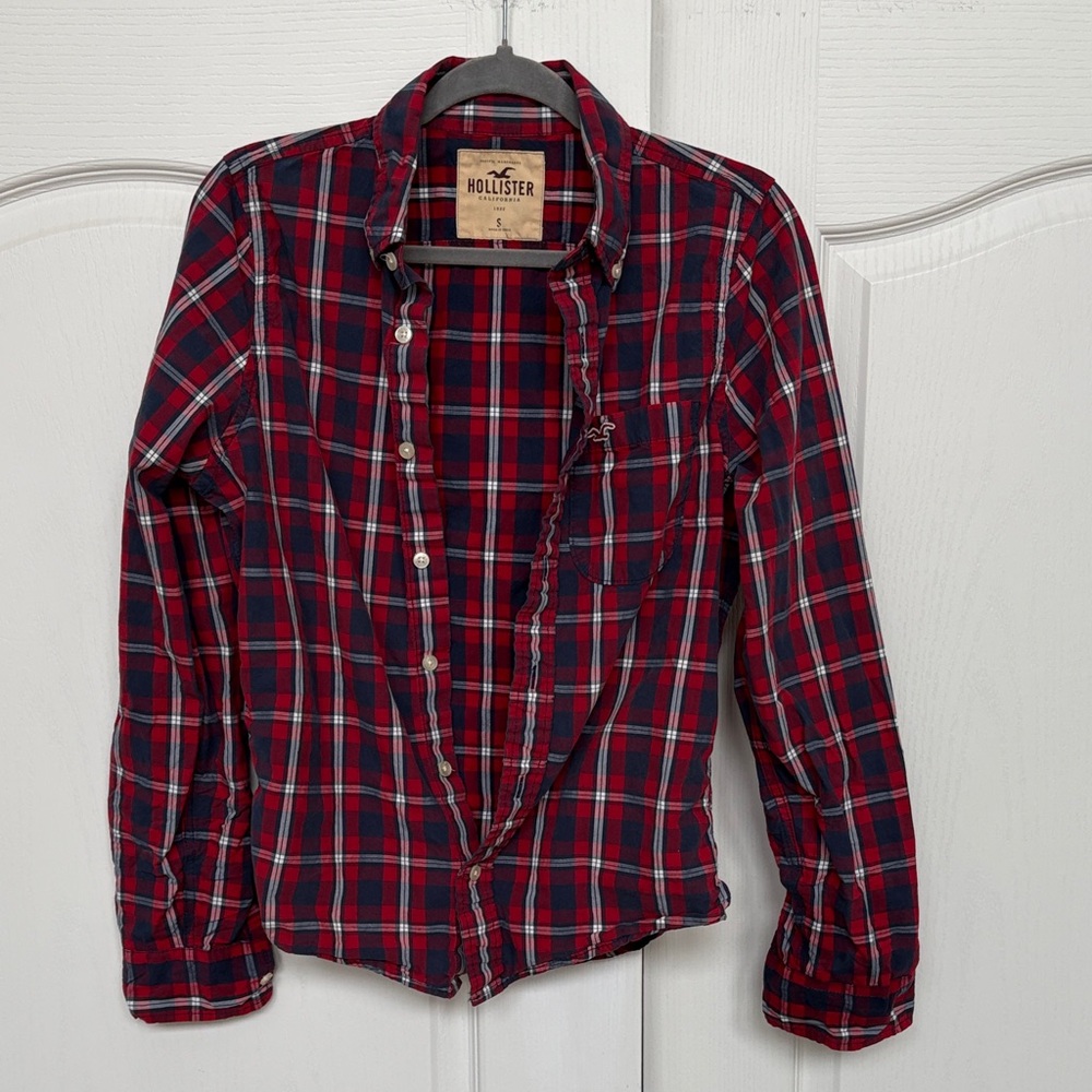 Hollister Red and Navy Plaid Cotton Button-Down Shirt